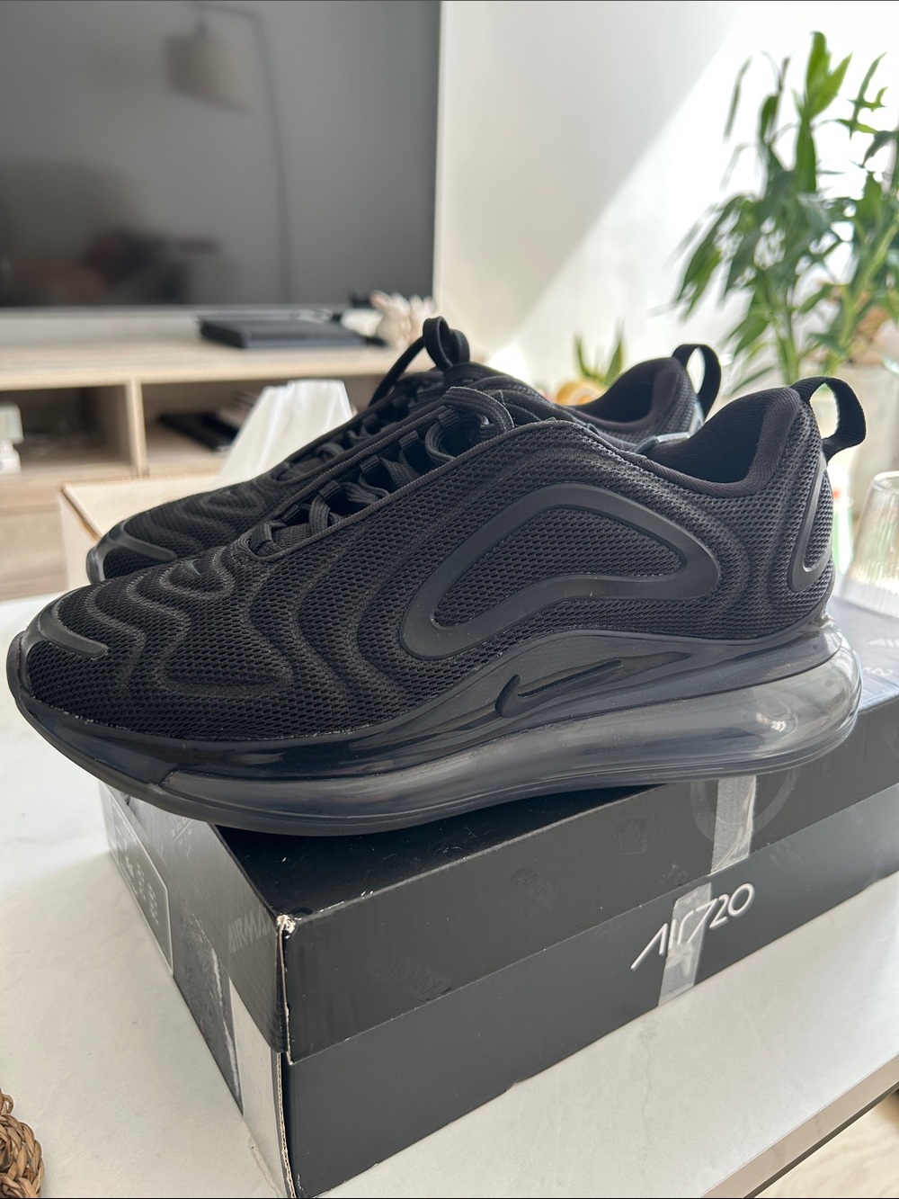 Nike Black Air Max 720 Sneakers
